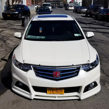 Вставка между клыками переднего бампера Modulo для Honda Accord (VIII gen)(2008-2013) купить недорого с доставкой в Можайск