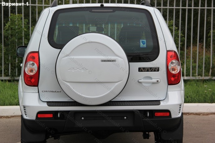 Чехол запасного колеса Chevrolet Niv@ с эмблемой Chevrolet купить недорого с доставкой в Можайск