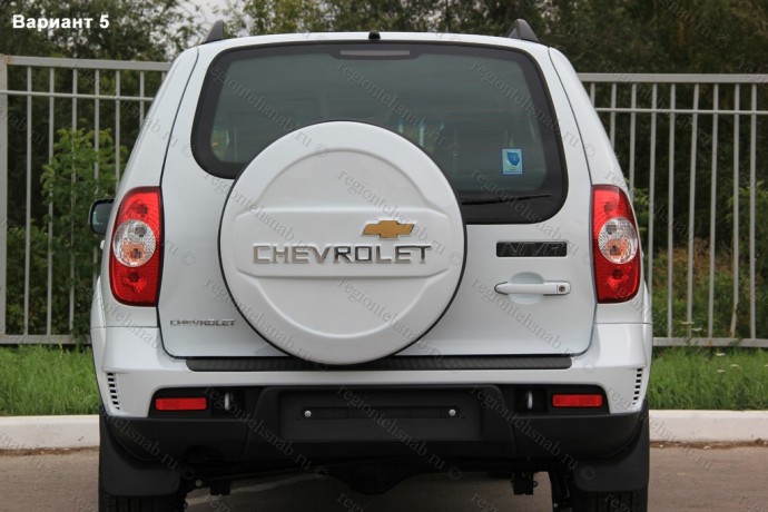 Чехол запасного колеса Chevrolet Niv@ с эмблемой Chevrolet купить недорого с доставкой в Можайск