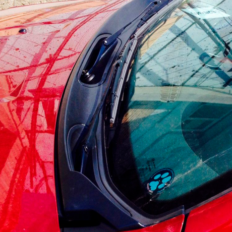 Накладка в проем стеклоочистителей (жабо) (ABS) RENAULT Sandero (2008-2014 г.в.) купить недорого с доставкой в Можайск